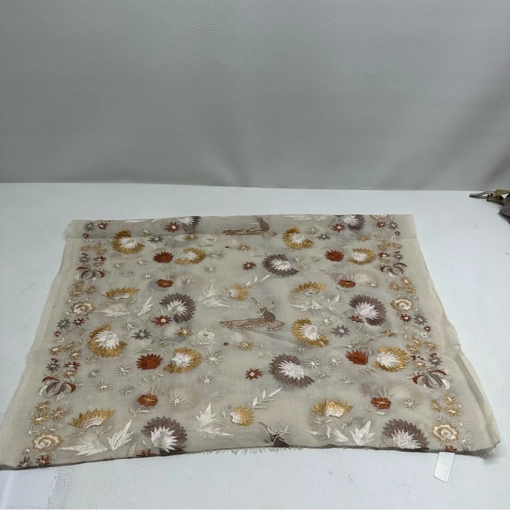 SELECTION PRIVE Embroidered Beige Scarf NWT 100% wool/lane